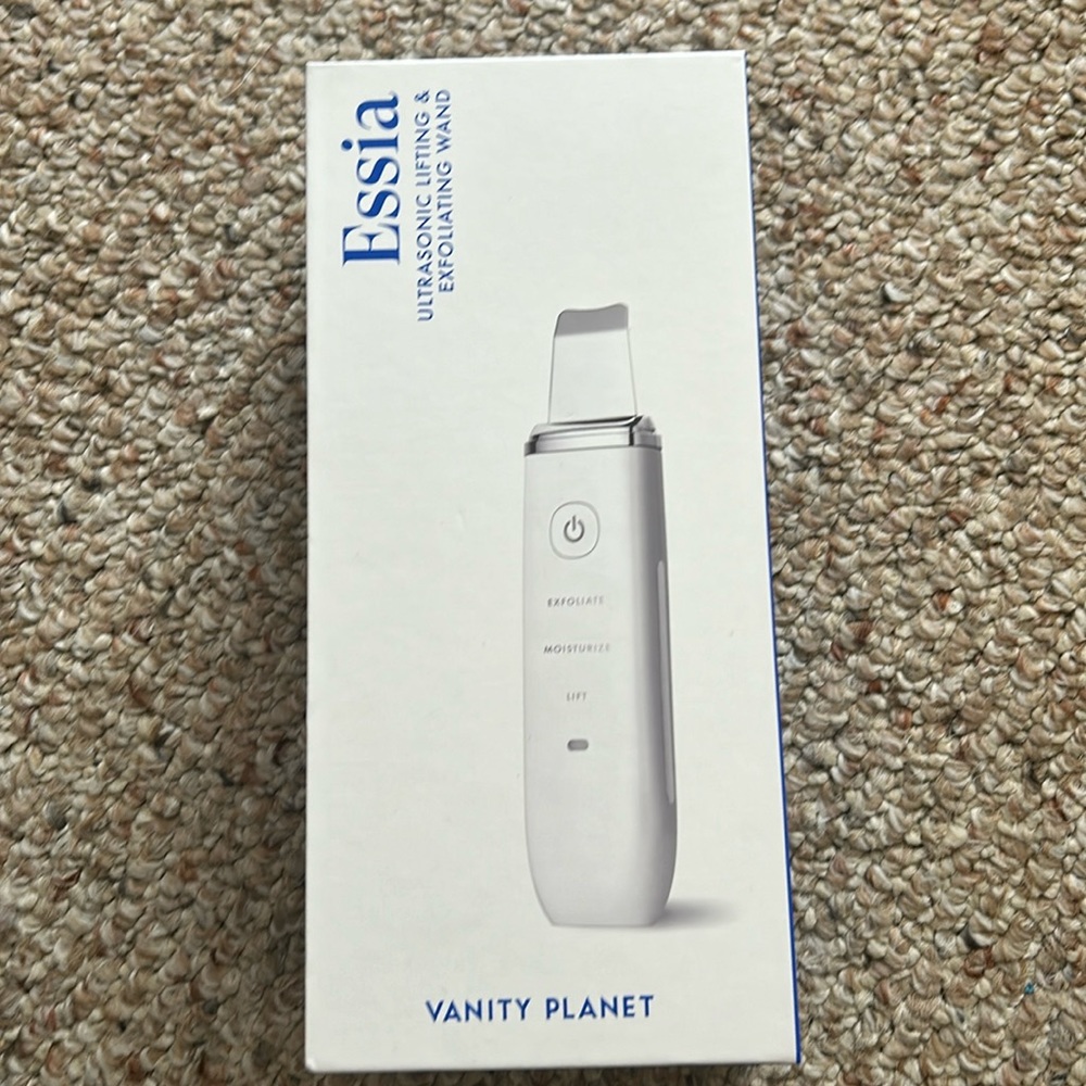 New in box Essia Ultrasonic Lifting & Exfoliating wand